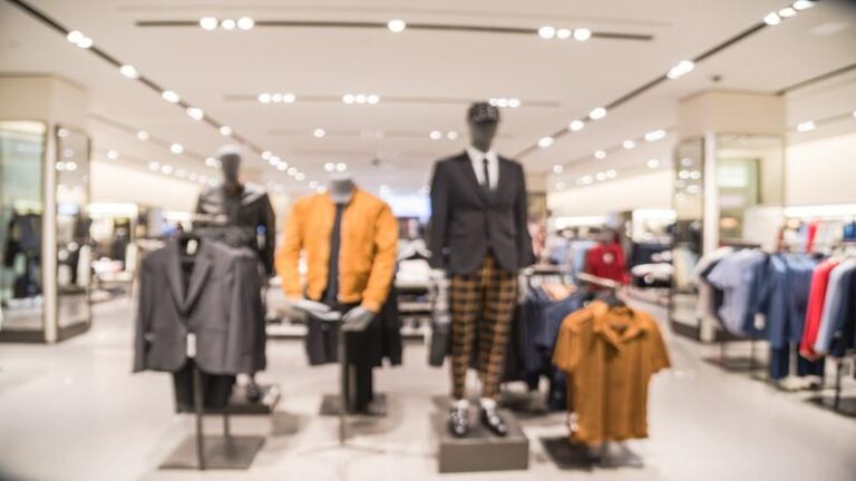 Jak krok po kroku założyć własny sklep odzieżowy i odnieść sukces?