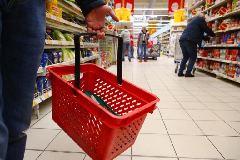 Kiedy w 2026 roku zamknięte będą sklepy? Sprawdź ważne daty!