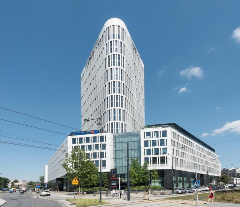 Odkryj sklepy w centrum handlowym Plac Unii – co warto wiedzieć?