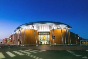 Ostrołęka Galeria Bursztynowa – odkryj najlepsze sklepy w tym centrum handlowym